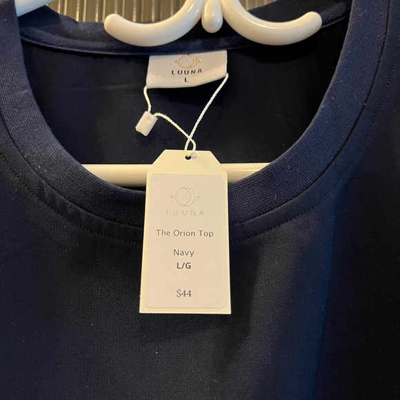 Luuna male scrub top navy blue. Size large. BNWT - Picture 2 of 2